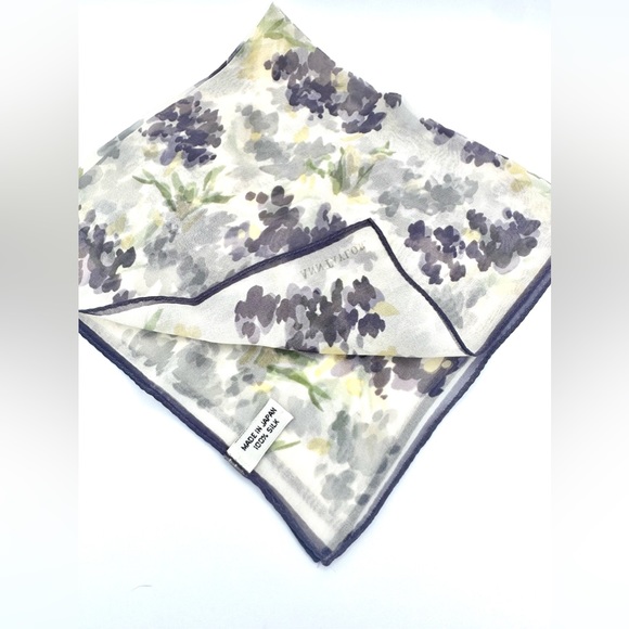 Ann Taylor Square Scarf Authentic Pattern - Picture 2 of 4